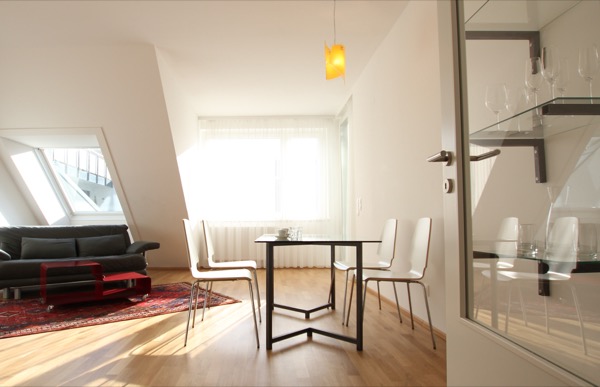 Übergangswohnung Apollogasse: Essbereich