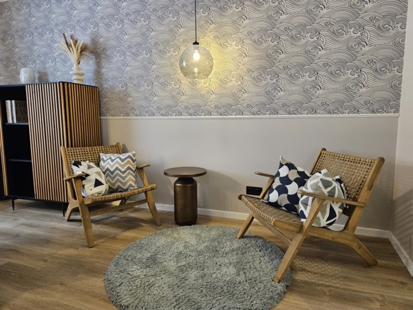 Übergangswohnung Design Apartment Hammer-Purgsta: Wohn-_und_Esszimmer