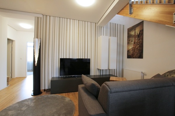 Übergangswohnung Dachterrassen-Wohnung Penzing: Wohnzimmer